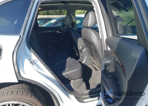 2010 Audi Q5 3.2 Premium z USA, uszkodzony, nr VIN WA1LKAFP9AA005365